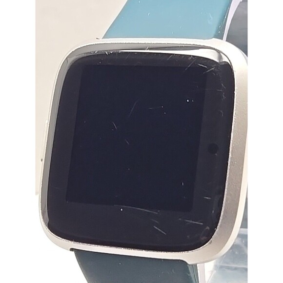 Fitbit Versa Lite Smartwatch Activity Tracker Heart Rate GPS Sleep W/ Charger - Picture 4 of 11